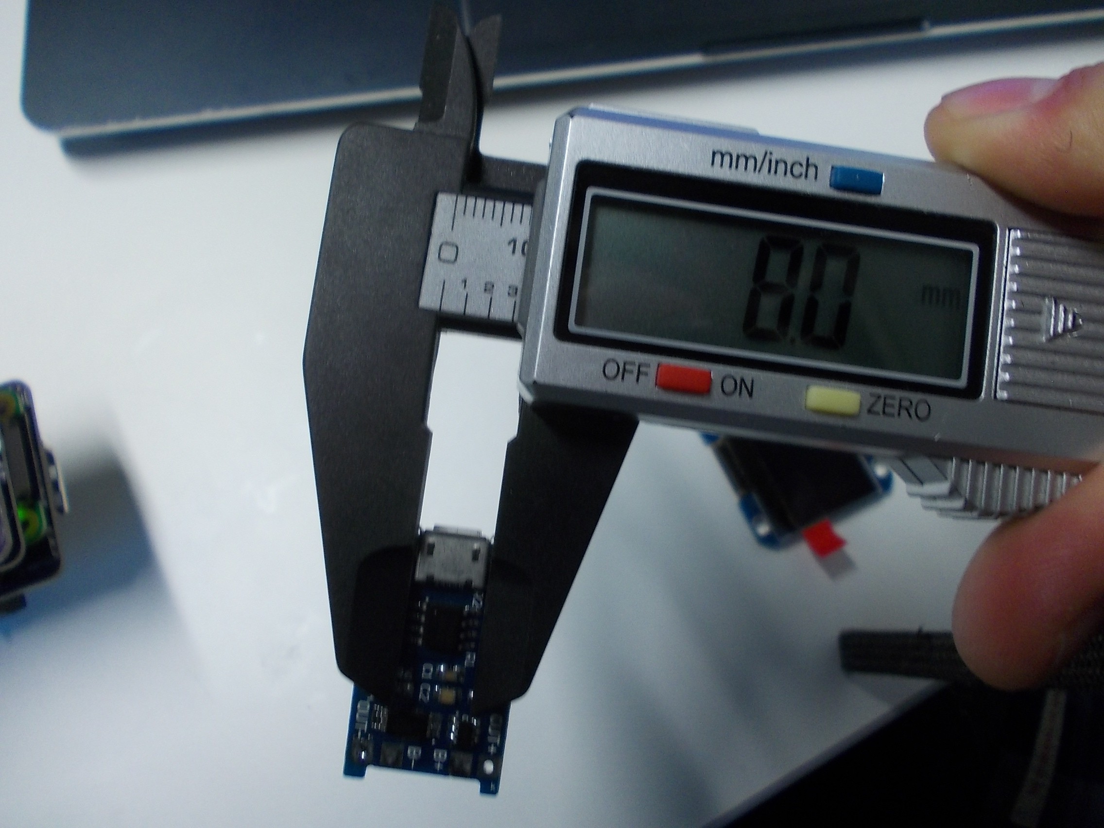 Width of MicroUSB connector - with metal flaps