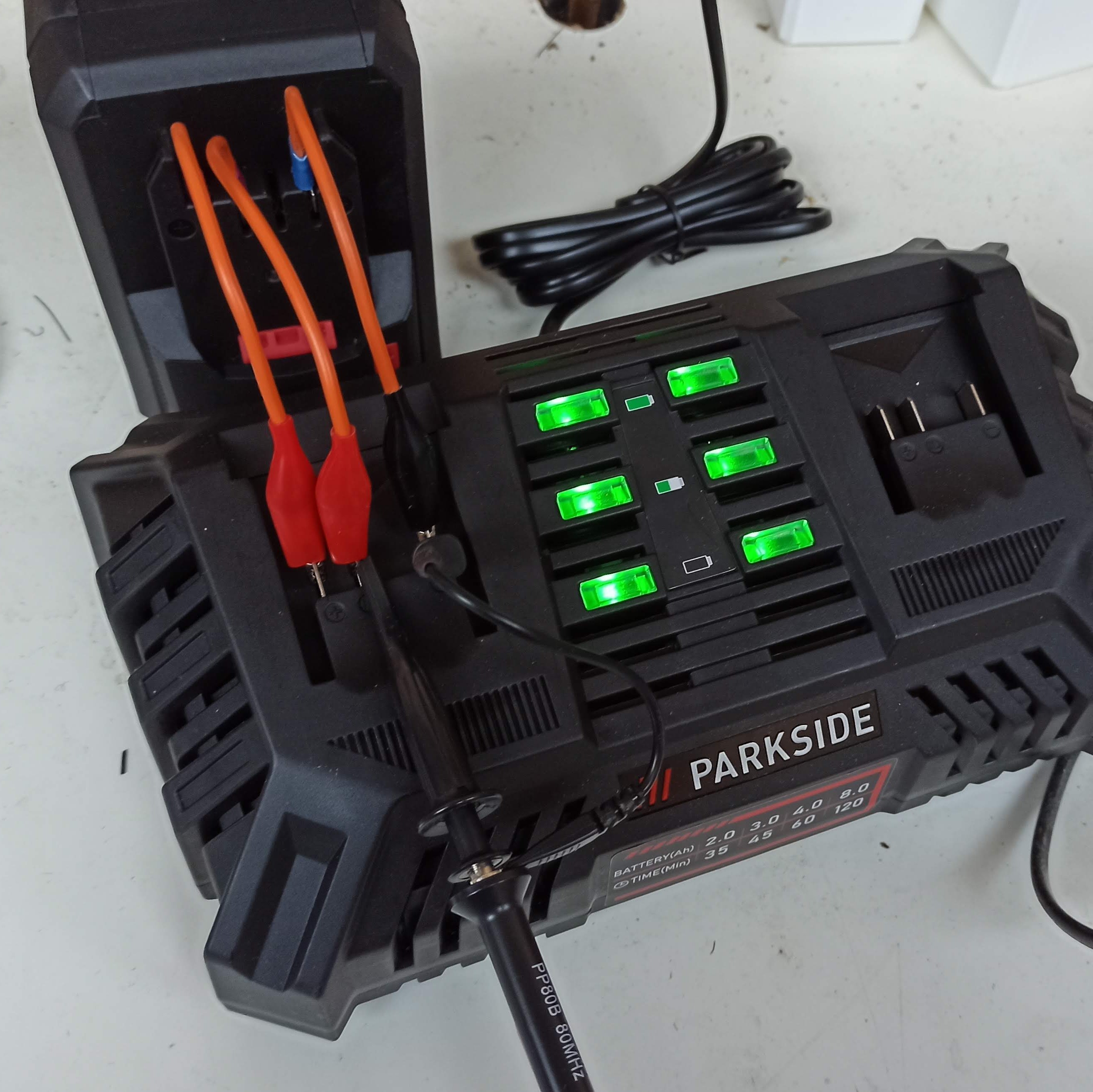 Parkside Performance Smart Battery 20 V 8 Ah PAPS 208 A1: : DIY &  Tools