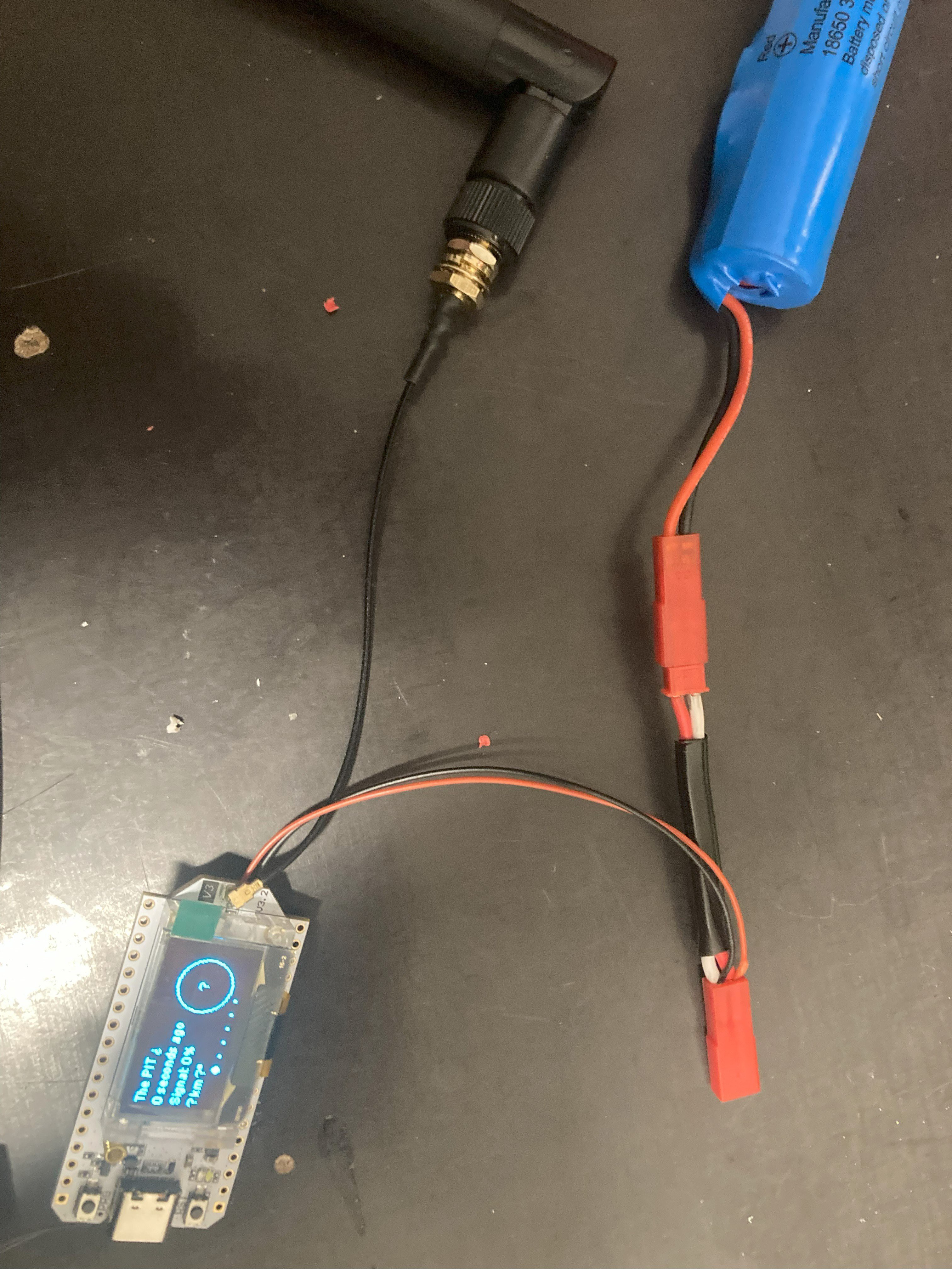 Complete y-cable connected to the battery