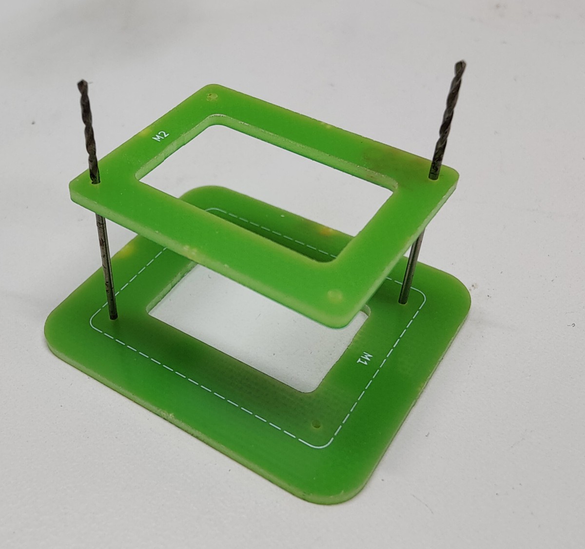 1Hz solar powered pendulum uses no transistors | Details | Hackaday.io