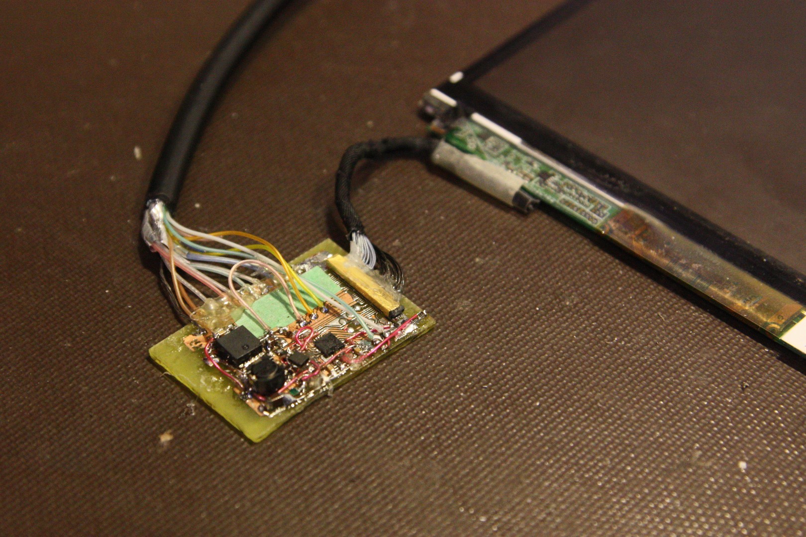 Common LVDS laptop panel pinouts, Details