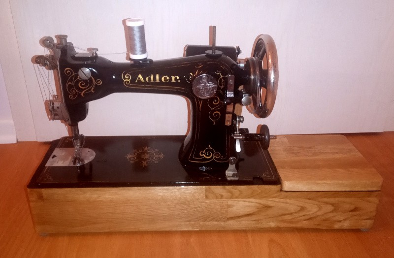 Pfaff 30 Sewing Machine Demonstration 