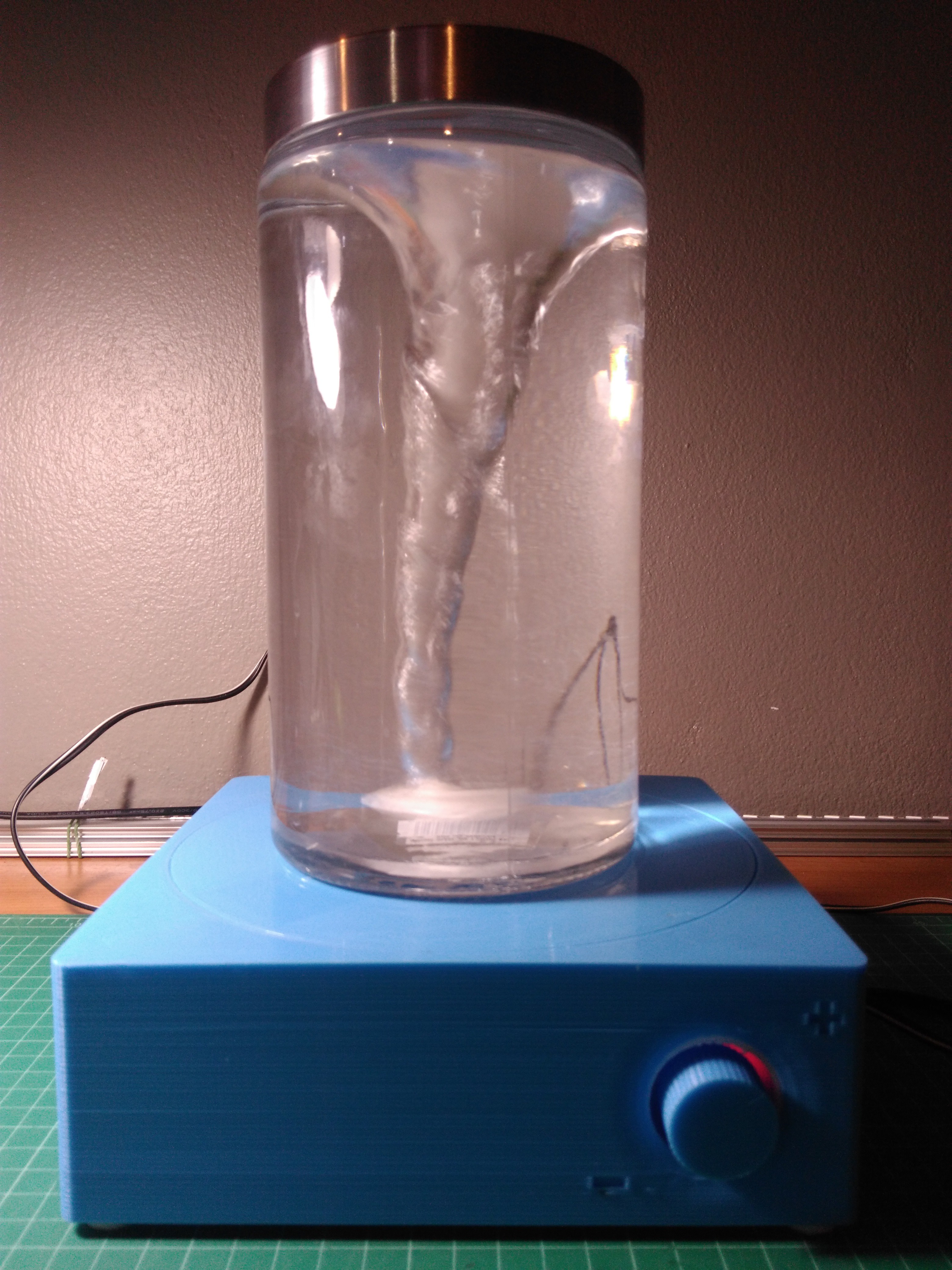 DIY Battery-Powered Magnetic Stirrer - Thrifty Science