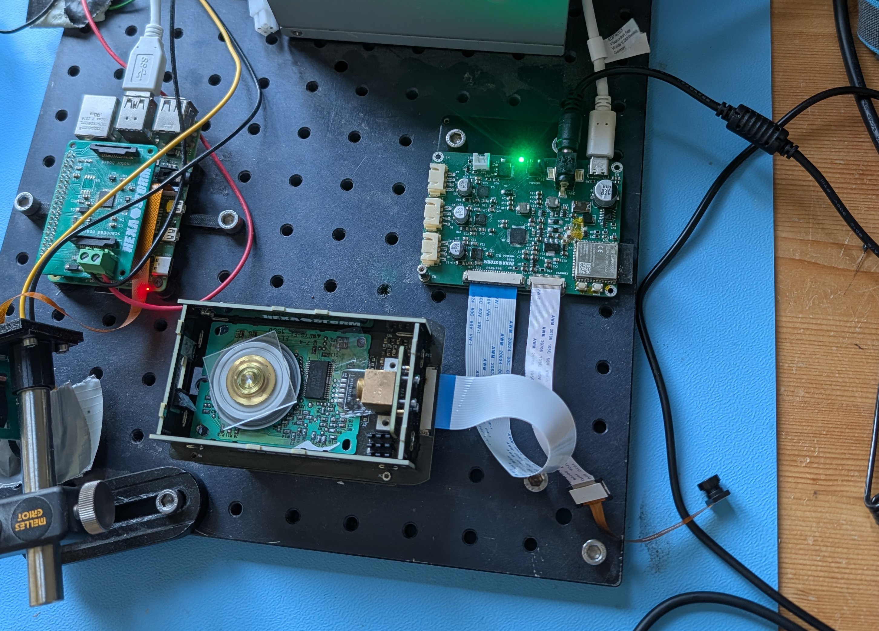 Clean image capture via extended DVP interface