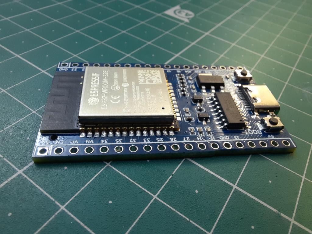 ESP32-WROOM-32 custom PCB not working (schematic) : r/esp32