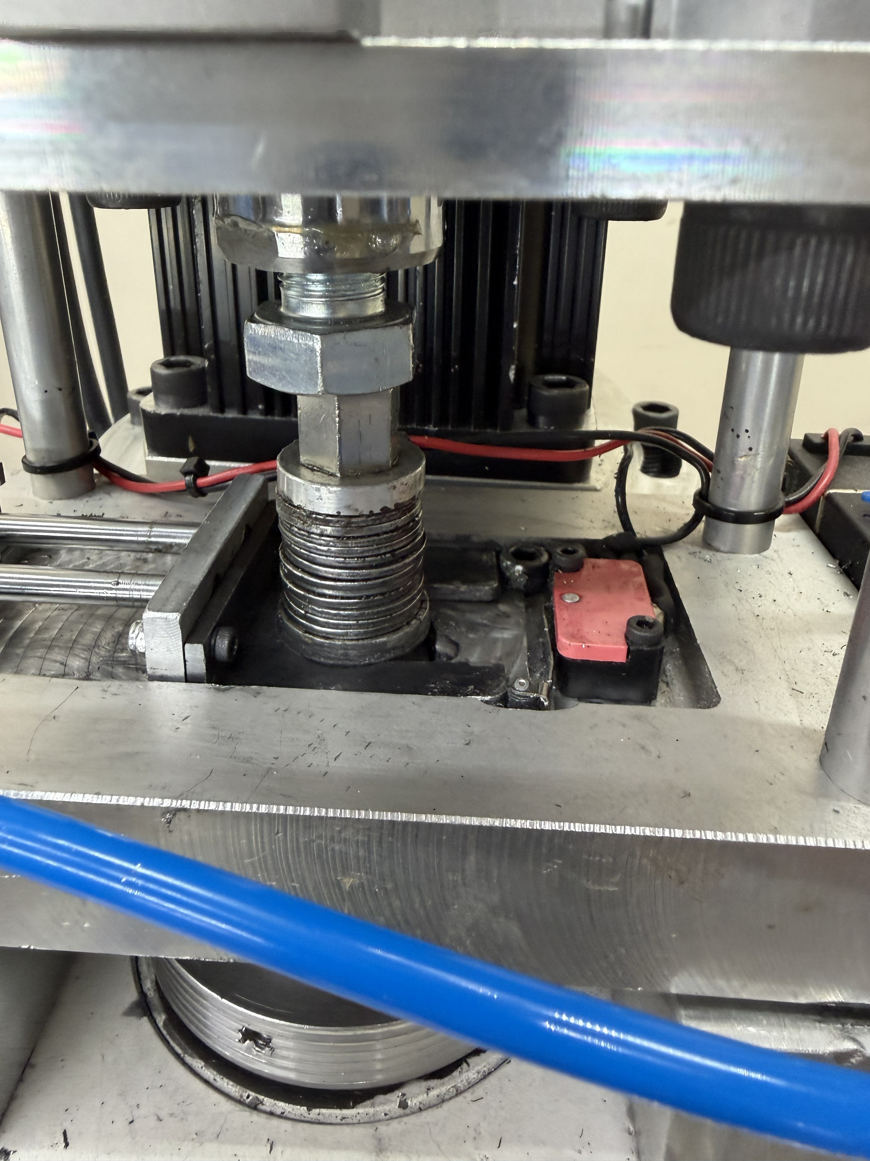 Captured Slide Rails R8 Mechanics, Custom Drawbar, and Capture Slide System | Details ...