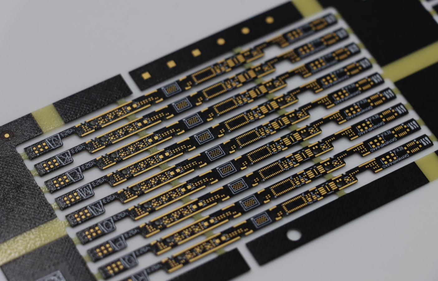 PCB layout demonstrating the Tab-Stop Method for precise component placement and efficient routing PCB layout demonstrating the Tab-Stop Method for precise component placement and efficient routing