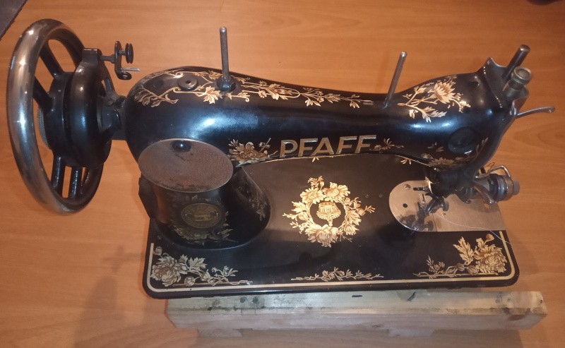 Pfaff 11 - vintage hand crank sewing machine questions : r/sewing