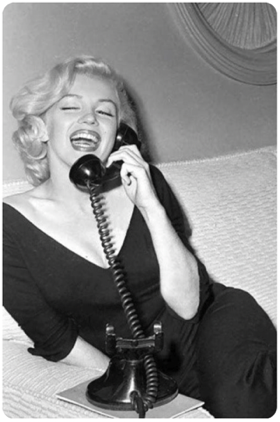 Marylin Monroe talking on a phone