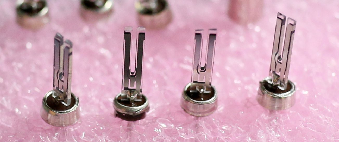 Quartz tuning fork decapping Details Hackaday.io