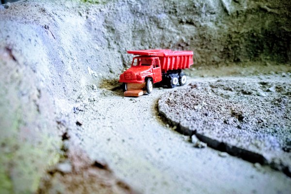 Magnetic Road Transport System for TT Scale Layout