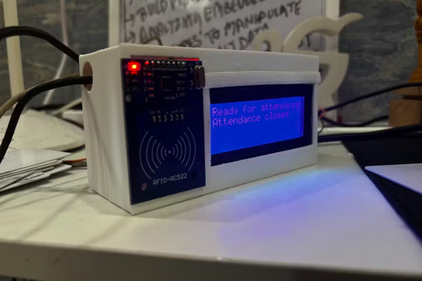 Arduino Uno R4 Wi-Fi Based RFID Attendance System