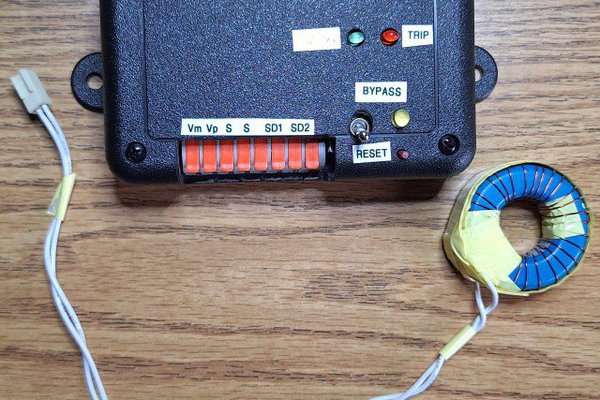 Battery Ground Fault Detector