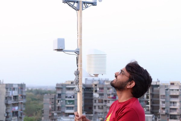 Solar Powered WiFi Weather Station V3.0