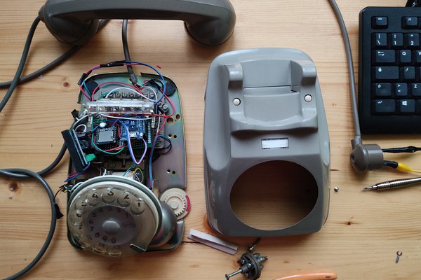 Vintagephone - old rotary phone retrofitting