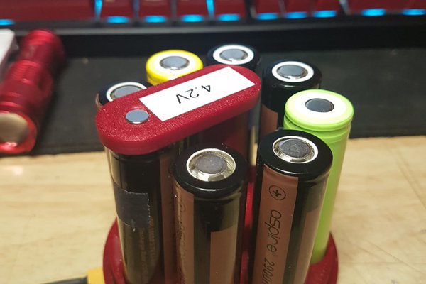 18650 Store & Charger Carousel