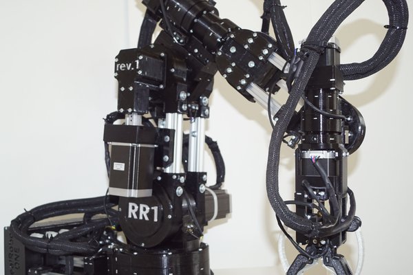 RR1: Real Robot One - DIY Desktop Robotic Arm
