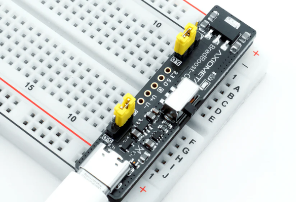 Axiometa BrødBoost-C2: Breadboard Power Supply