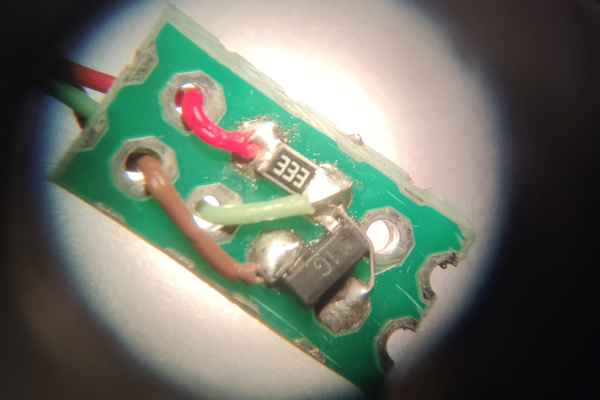 Transistor instead of thermosensor? Sure!