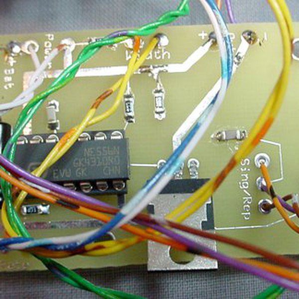 LED + 555 timers => BRIGHT strobe | Hackaday.io