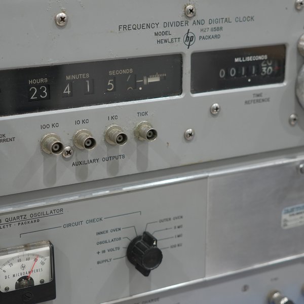 Restoring HP’s atomic clock that sync'ed the world | Hackaday.io